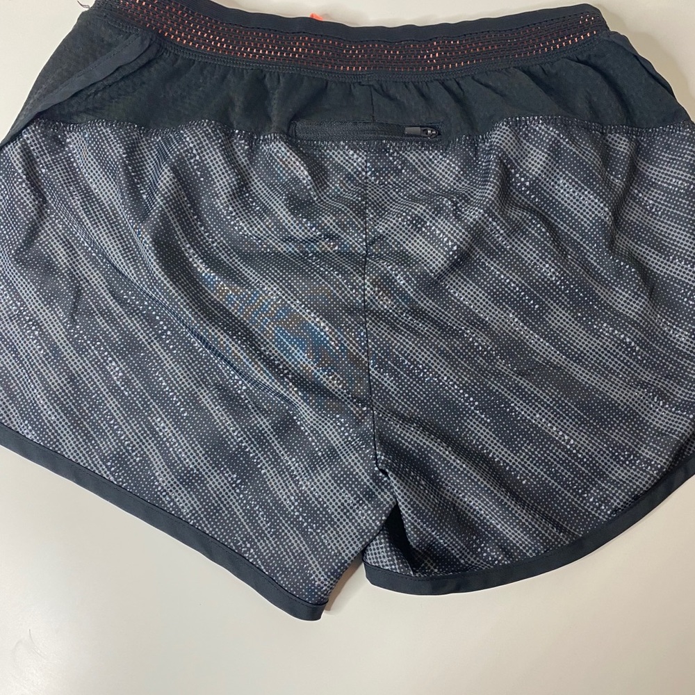 Running shorts - Picture 4 of 6
